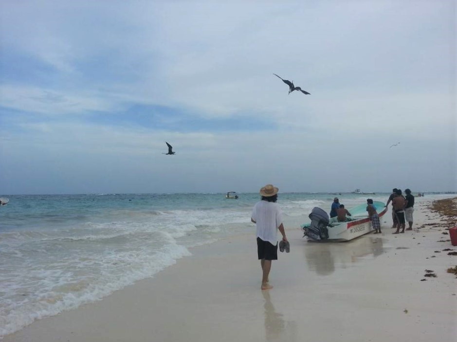 노마드 인생도 좋지만 드넓은 칸쿤 해변에 홀로 있는 듯한 외로움은 어쩔 수 없다