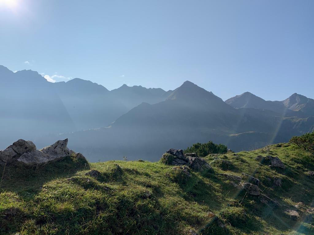 알프스지역 오버스트도프에서 Guggersee로 가는 길목의 숨막히는 경관